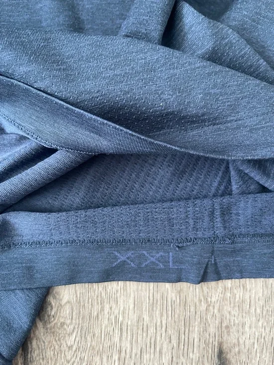 lululemon athletica Men's Navy Long-Sleeve Performance Top - Picture 8 of 10